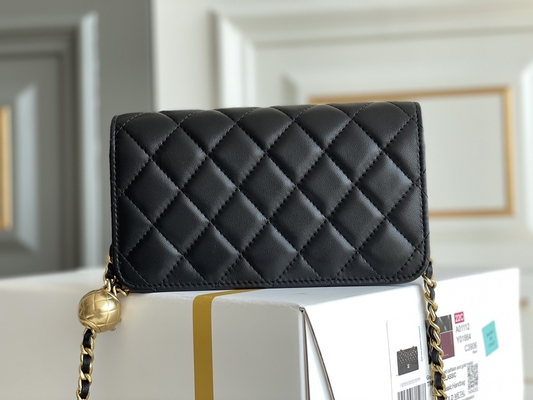 Schwarze Mini Coco Chanel WOC-Kupplungs-Handtaschen-Geldbörse auf einer Kette CF20