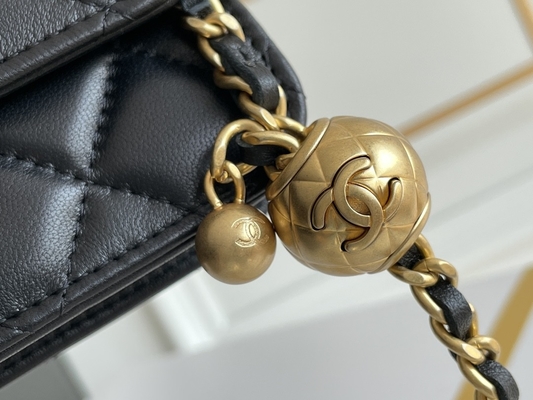 Schwarze Mini Coco Chanel WOC-Kupplungs-Handtaschen-Geldbörse auf einer Kette CF20