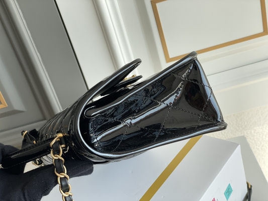 Chanel Flap Bag-Lackleder-Tofu-Taschen-Schwarz-Gold 2022 der Frauen-22k