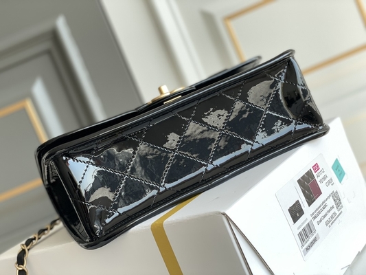 Chanel Flap Bag-Lackleder-Tofu-Taschen-Schwarz-Gold 2022 der Frauen-22k