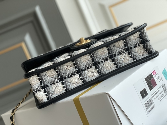 Klassisches Schwarz-weiße Plaid-Wolle 2WAY Chanel Medium Flap Bag Messenger