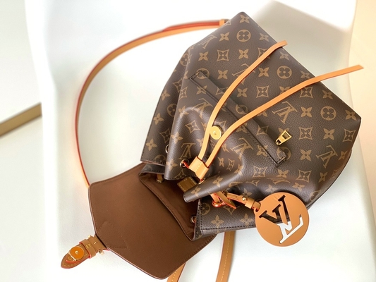 Monogramm-Schatten-Kalb lederner Rucksack-abnehmbarer Charme LV Montsouris P.M.