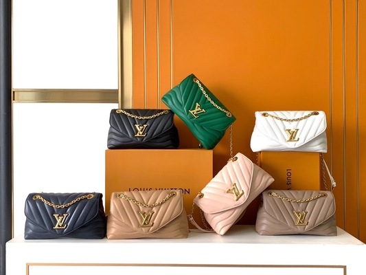 LV Preloved brannte Tasche M58549 New Wave Kettentasche ein