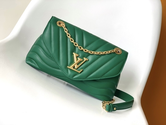 LV Preloved brannte Tasche M58549 New Wave Kettentasche ein