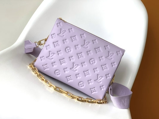 Sonnenblumen-Monogramm prägte kundenspezifische eingebrannte Taschen Coussin P.M. Louis Vuitton Puffy Lambskin