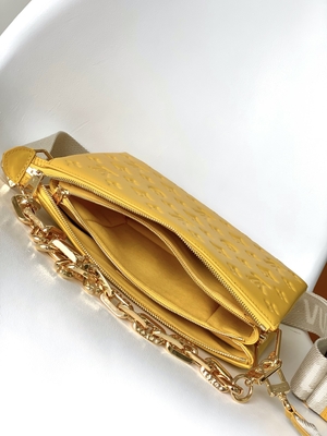 Sonnenblumen-Monogramm prägte kundenspezifische eingebrannte Taschen Coussin P.M. Louis Vuitton Puffy Lambskin