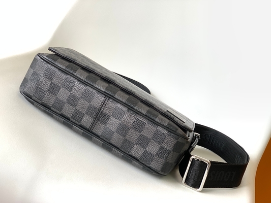 Bote Bag Graphite Black Louis Vuitton Branded Mens Bag-Bezirks-P.M. Damier