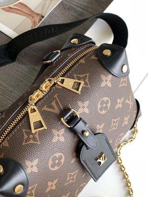 Monogramm-Brown-Schwarzes Louis Vuitton Custom Branded Bagss zierliches Malle Souple Empreinte