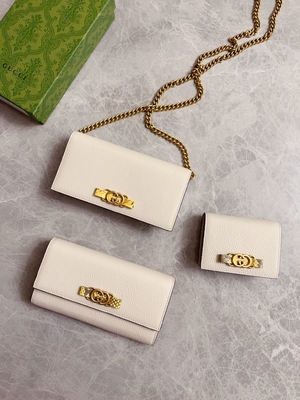 Hellrosa lederne Mini Designer Purses Gucci Python-Geldbörse auf Ketten-WOC mit dem Ineinander greifen von G