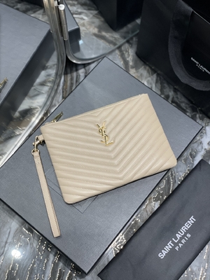 Monogramm steppte ledernes YVES SAINT LAURENT steppte Lederbeutel-Umschlag-Kupplung