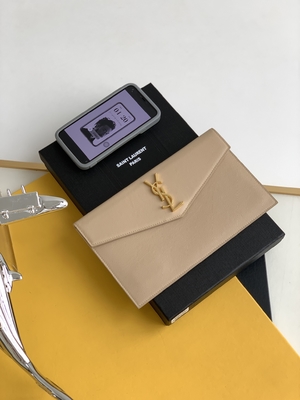 Prägeartiges Heiliges Laurent Preloved Branded Bag Uptown lederne Clutch Grain De Poudre