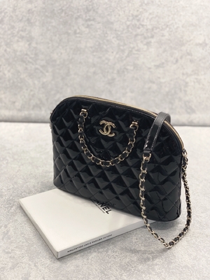 Kleiner Chanel Patent Calfskin Shopping Bag mit Retro- Dame Style