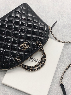 Kleiner Chanel Patent Calfskin Shopping Bag mit Retro- Dame Style