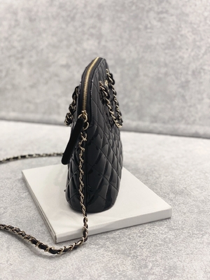Kleiner Chanel Patent Calfskin Shopping Bag mit Retro- Dame Style