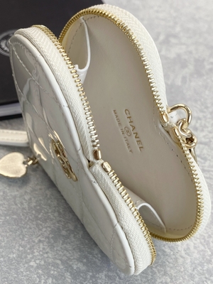 Lackiertes KettenKalbsleder Preloved brannte Taschen-Gold Tone Metal Black And White ein